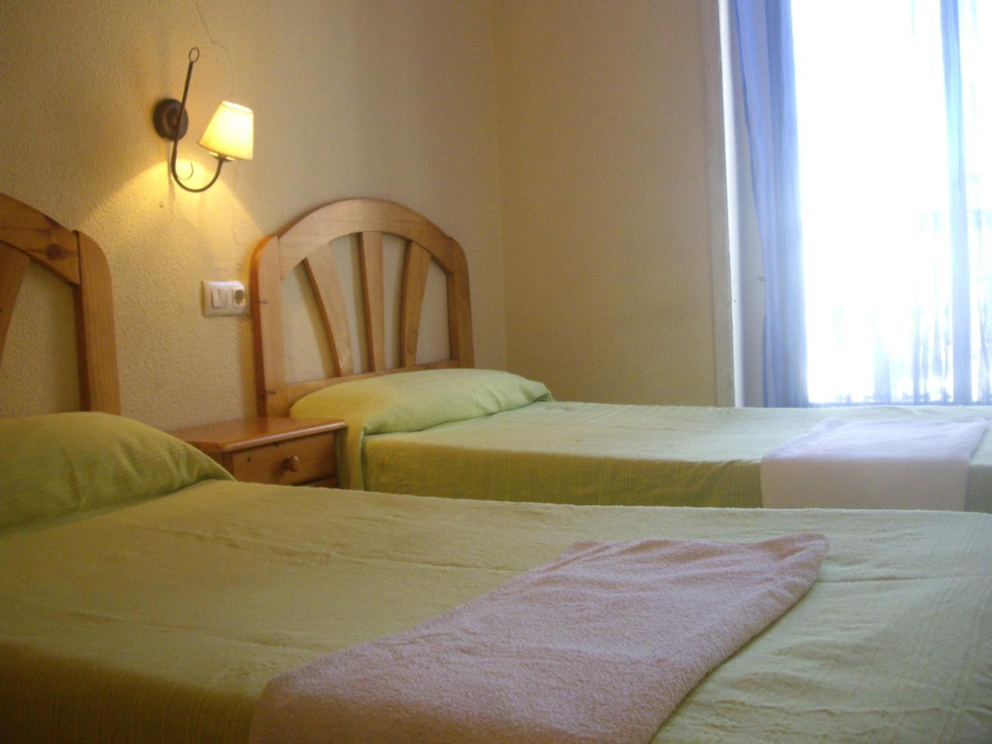 Hostal Pacios Madrid Exteriör bild