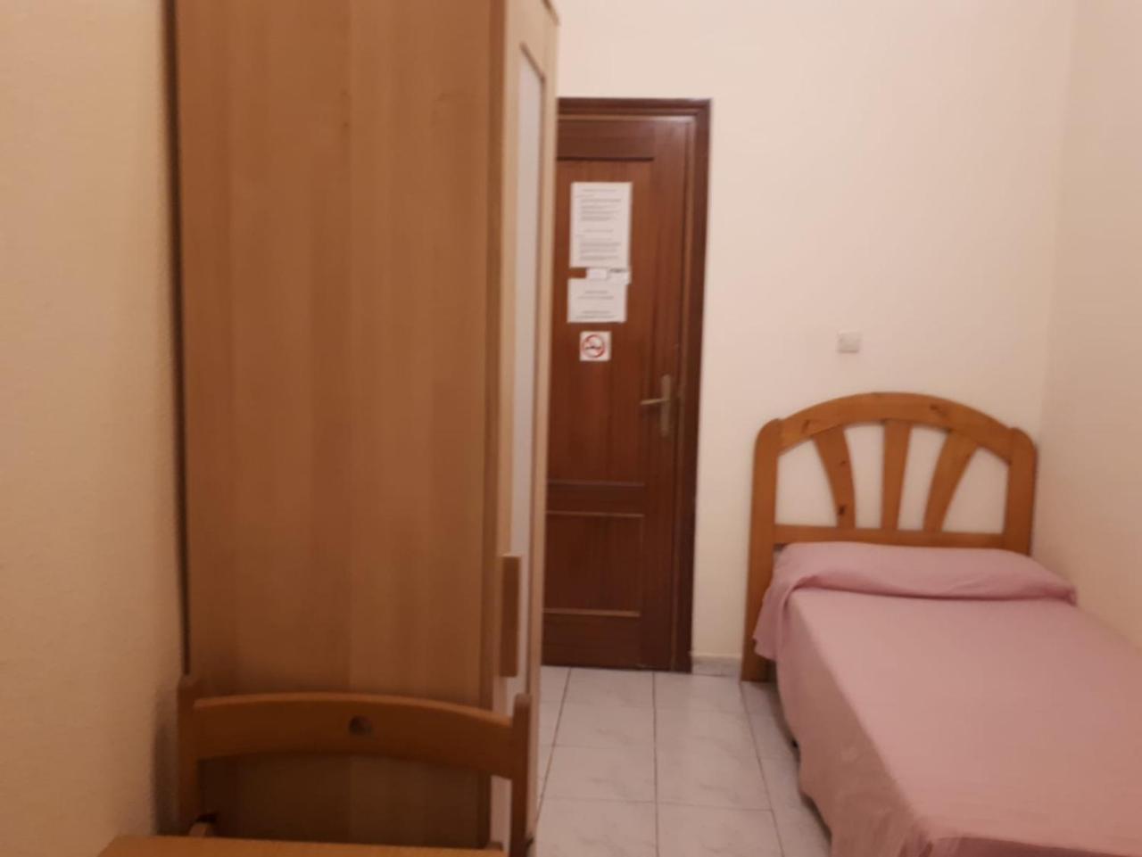 Hostal Pacios Madrid Exteriör bild