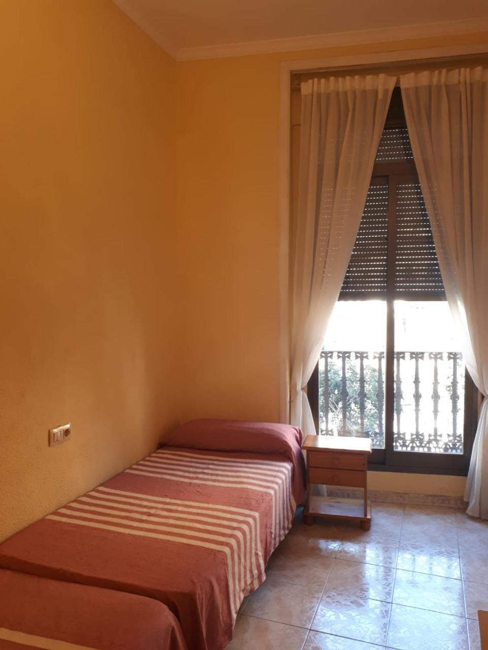 Hostal Pacios Madrid Exteriör bild