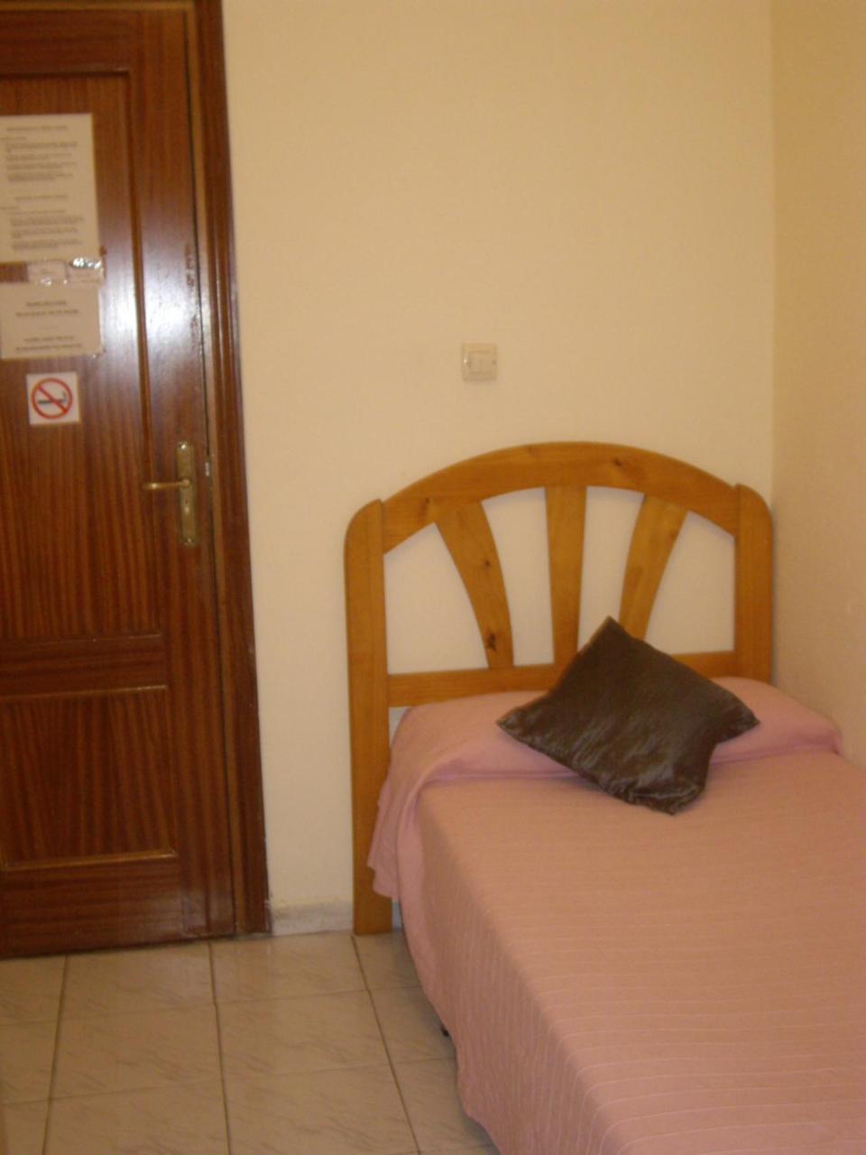 Hostal Pacios Madrid Exteriör bild